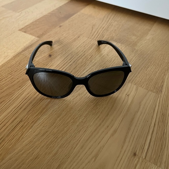 Oakley Prizm Polarized Sunglasses - Picture 2 of 11